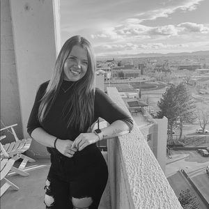 Meet your Posher, Casey